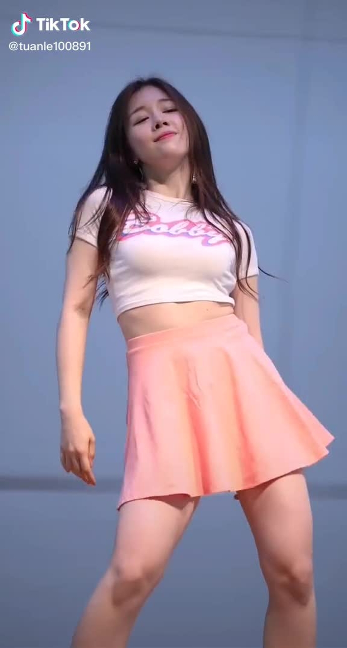 𝒃𝒆𝒂𝒖𝒕𝒊𝒇𝒖𝒍 𝒈𝒊𝒓𝒍