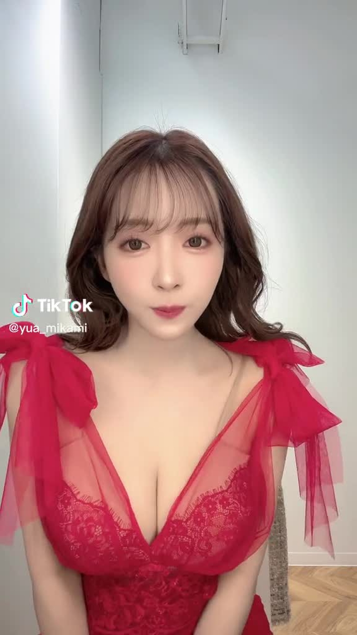 三上悠亜 71
