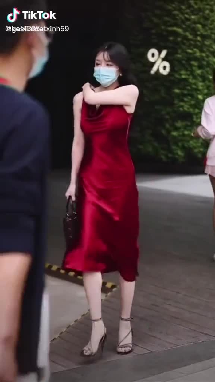 This video is unavailable. Visit TikTok to discover more trending videos. 126