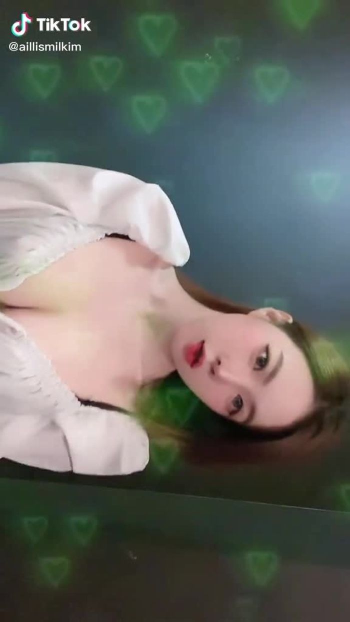 𝕄𝕚𝕝𝕜𝕚𝕞 유니🎀