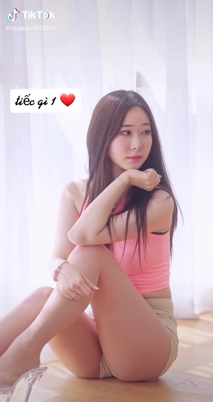 𝒃𝒆𝒂𝒖𝒕𝒊𝒇𝒖𝒍 𝒈𝒊𝒓𝒍