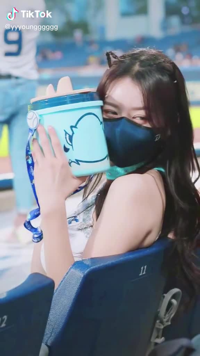 욤요밍 (이아영)