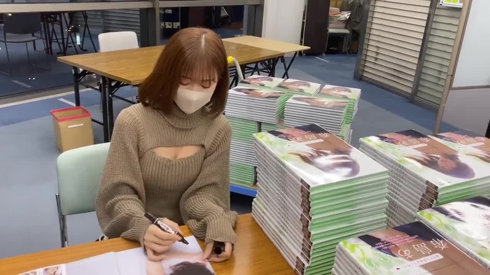 希島あいり 写真集発売中💐:*. airi_kijima