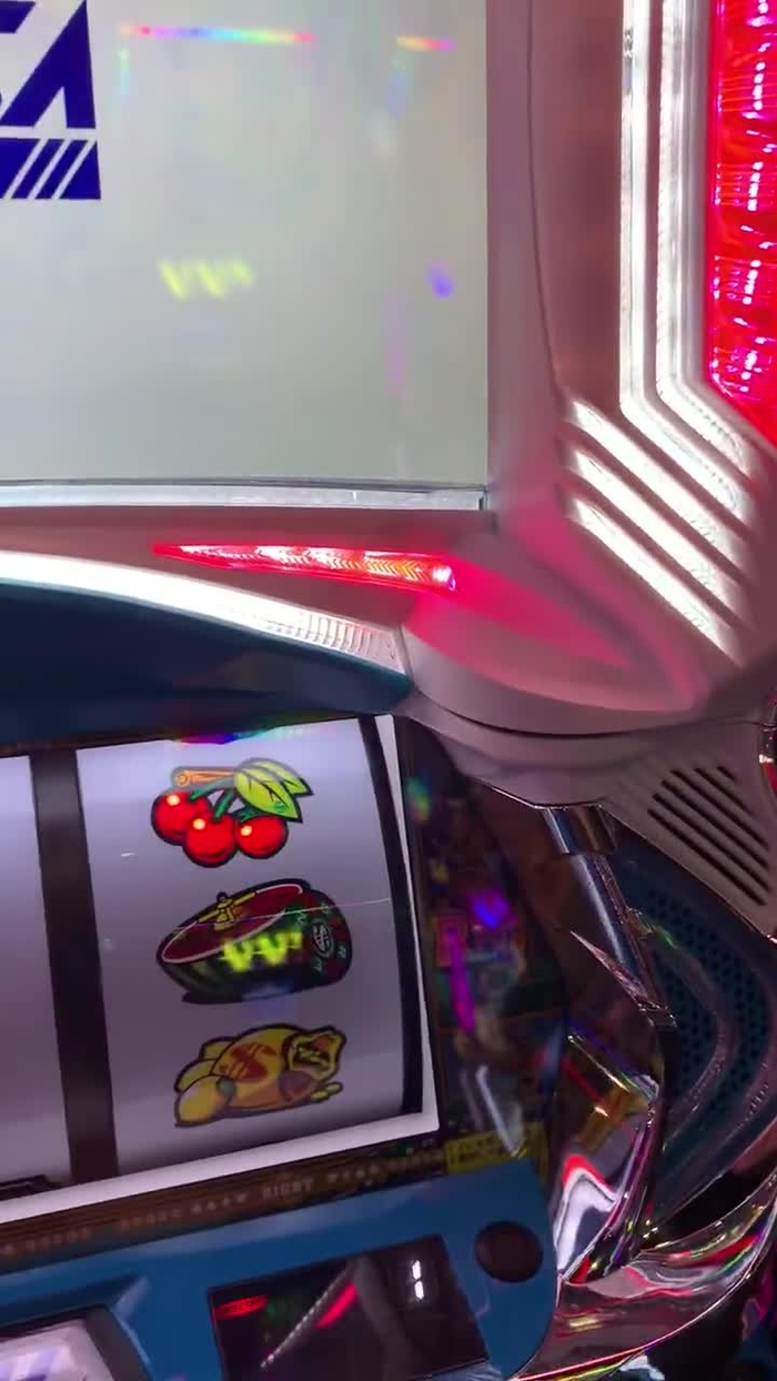 来栖有紀🐱💜🗽 Gカップスロドル🎰 11/24（木） 京橋駅すぐの4パチ専門店 yuki2yanco 1