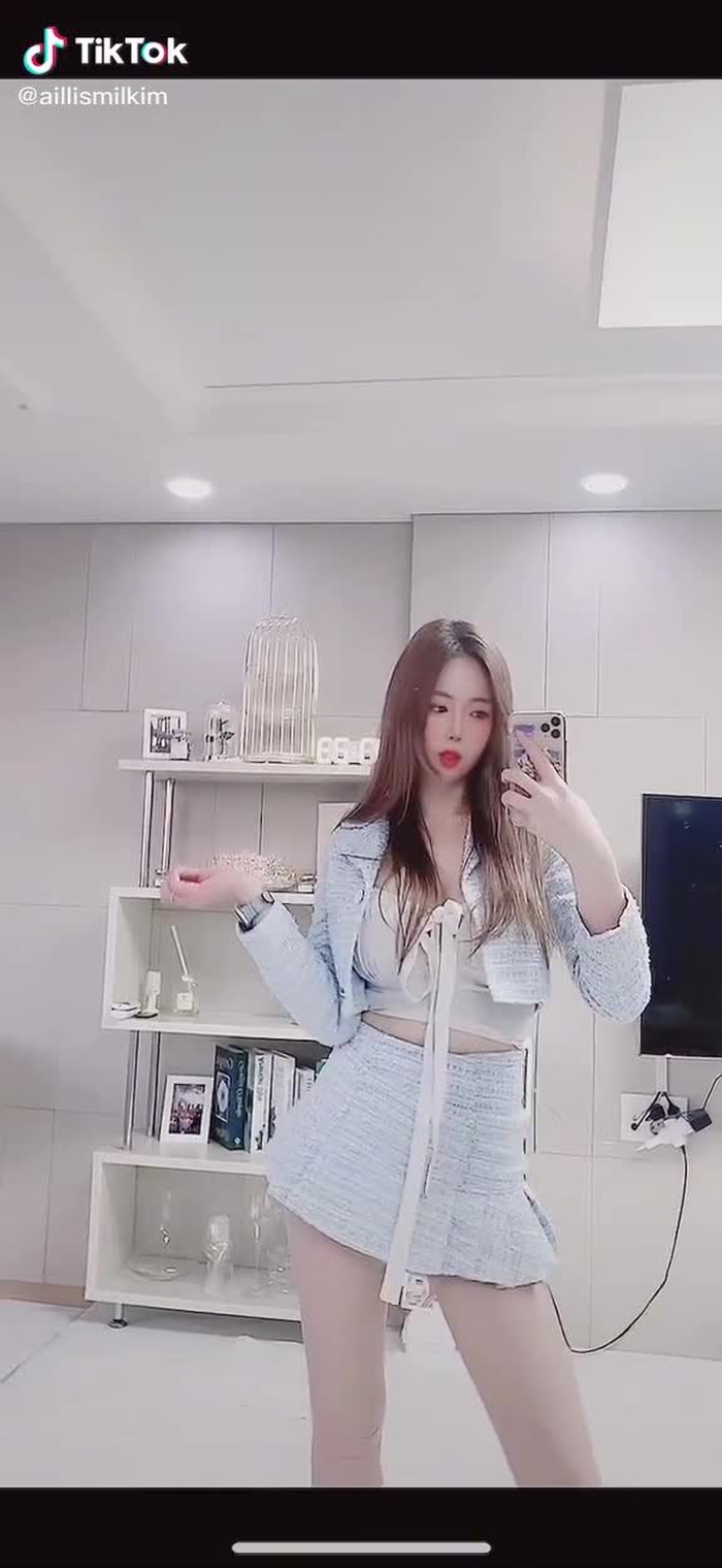 𝕄𝕚𝕝𝕜𝕚𝕞 유니🎀