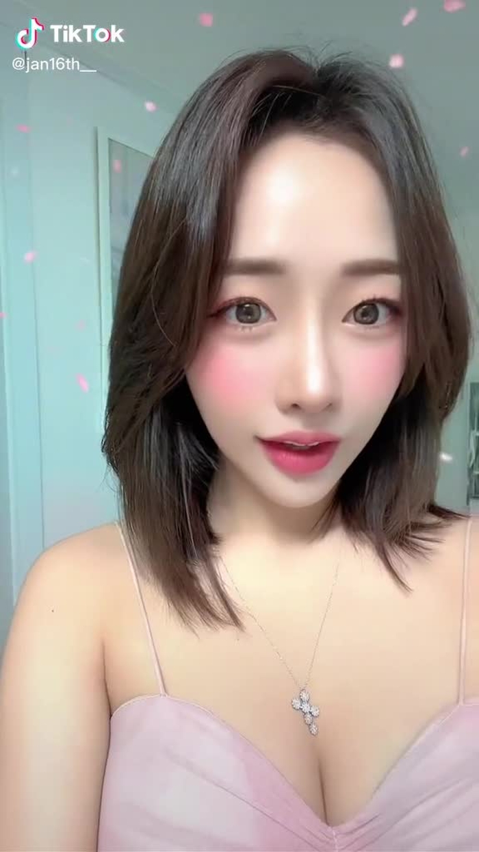 #봄꽃메이크업 #꽃가루를날려 #조이 #레드벨벳 잠안와서 올려본댜😛🌸