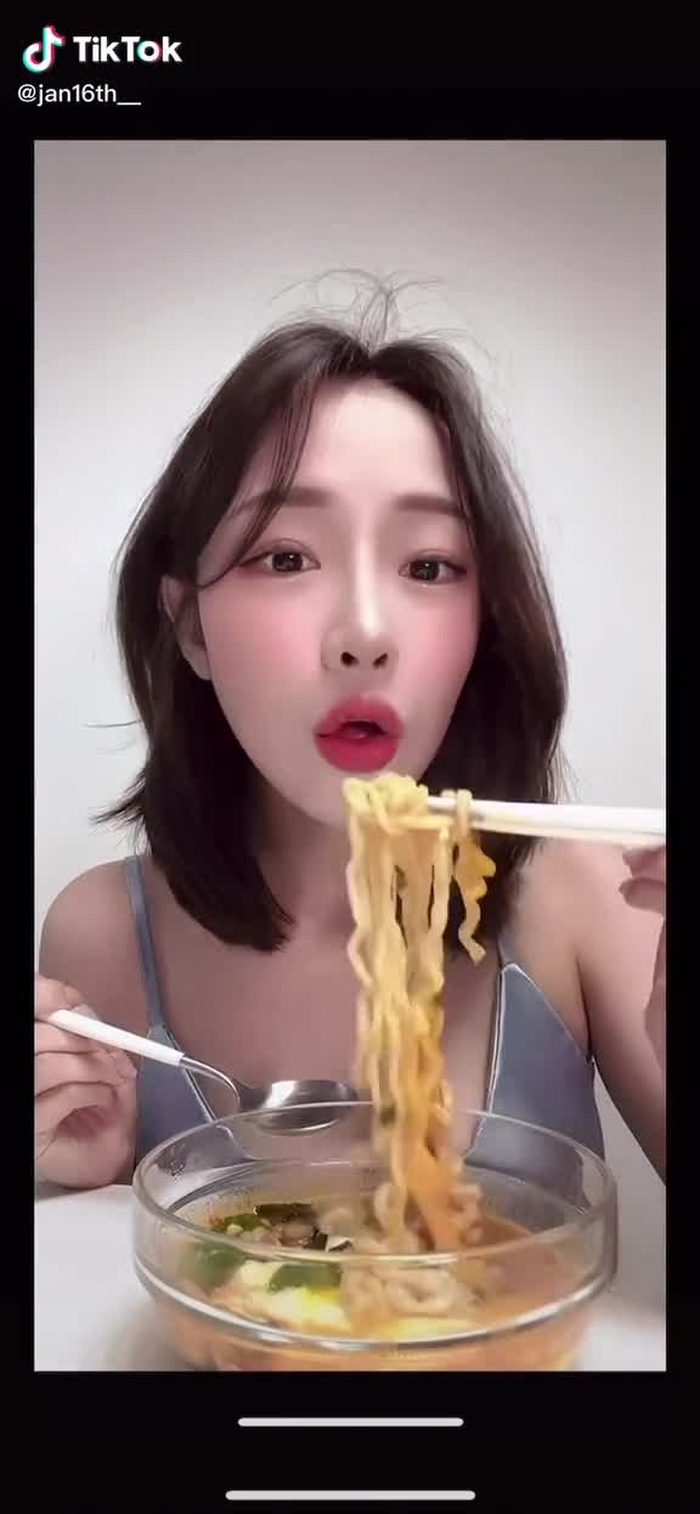 #틱톡푸드투게더 라면 맛있게 먹는 방법 🍜 #틱톡먹방 #틱톡푸드 #...