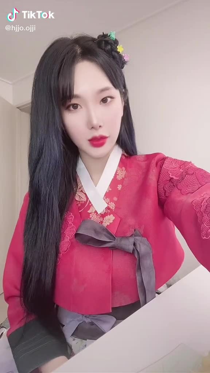 #증명사진필터 #반짝나비 #fypシ #fpyシ #fyp #fpy #추천 #추천떠라 #한복 #추석 #한가위#명절#김현지치어리더