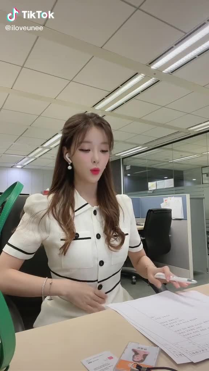 유니 UNEE 22