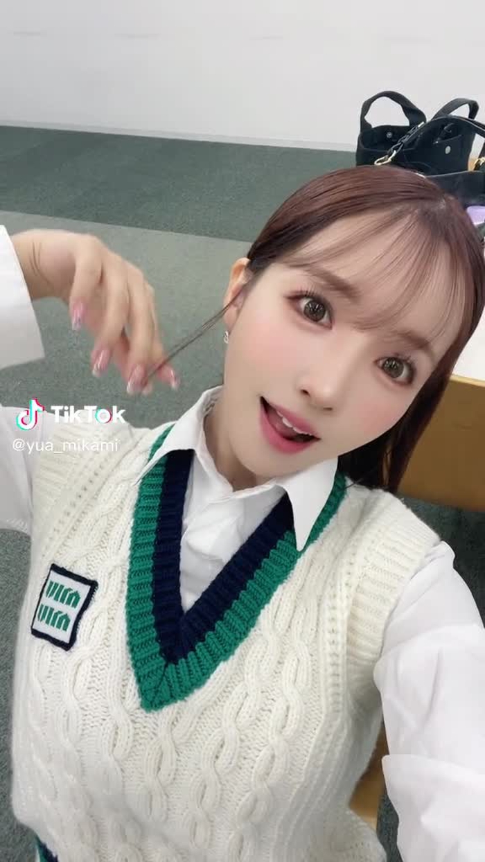 三上悠亜 77