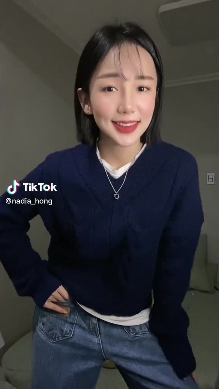 나디아 홍 Nadia Hong (@nadia_hong) 's videos with A BAH A BAH A BA BA BA - Maria