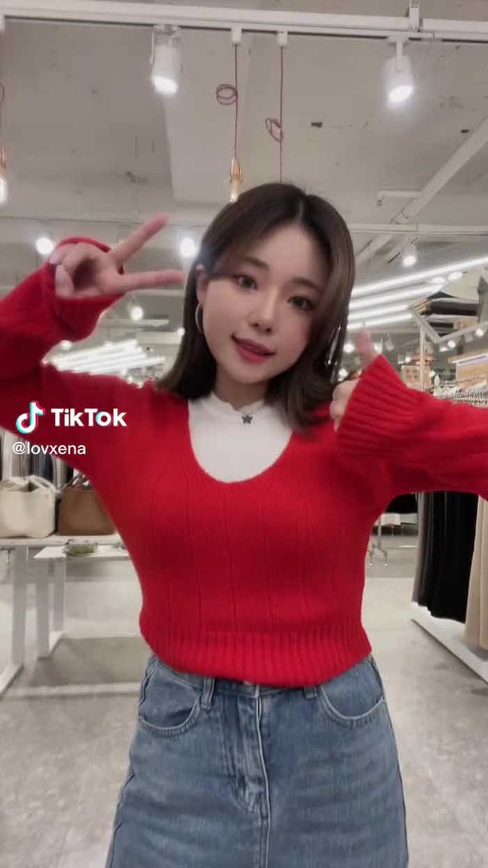 너무 과하지 않고 크리스마스 포토스팟에서 사진 찍기좋은 포인트룩...✨ #크리스마스 #크리스마스룩 #크리스마스코디 #키작녀 #...