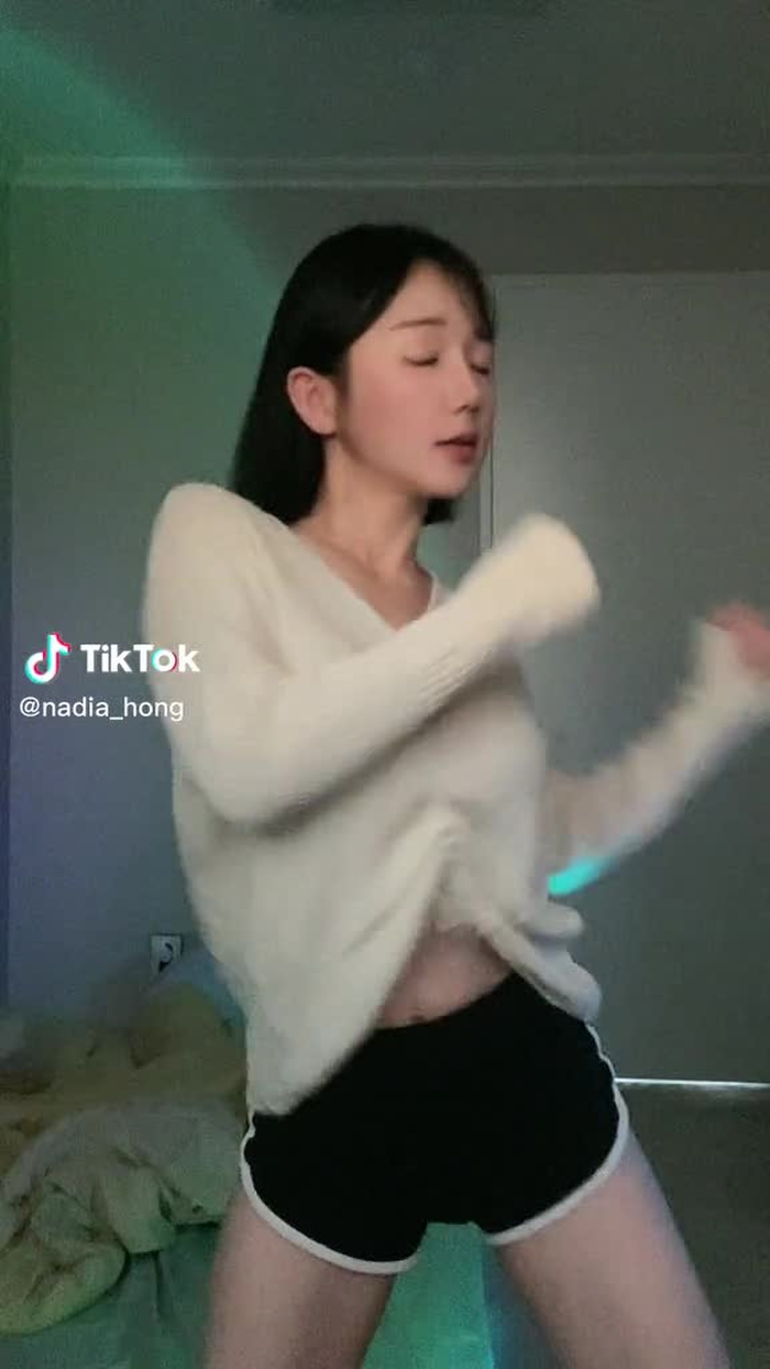 나디아 홍 Nadia Hong 50