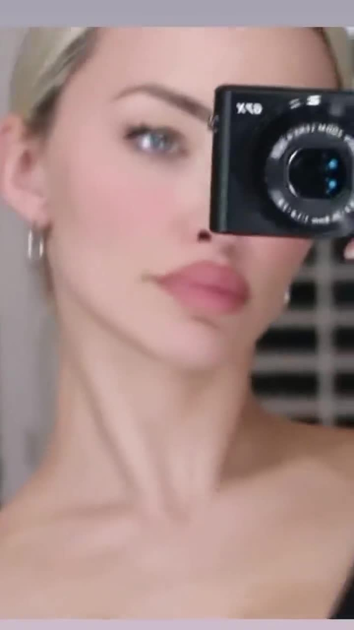 Lindsey Pelas LindseyPelas 1