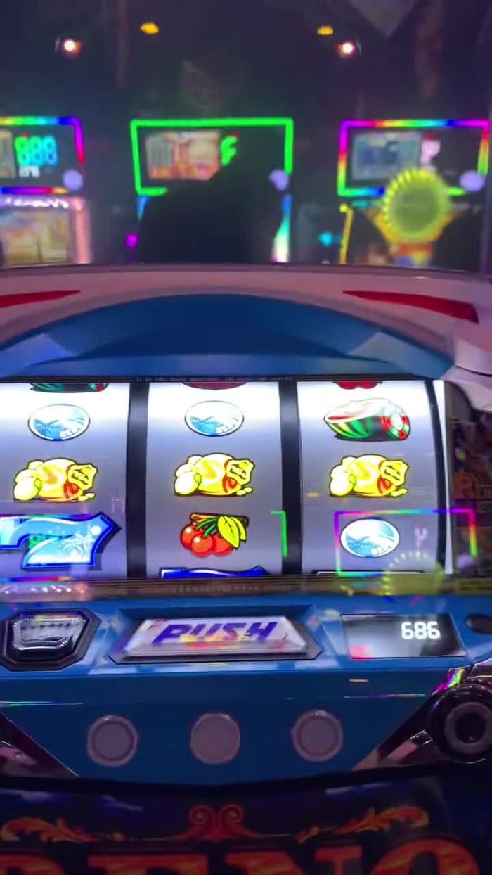 来栖有紀🐱💜🗽 Gカップスロドル🎰 12/13（火）豊中市阪急豊中駅付近🍍 yuki2yanco