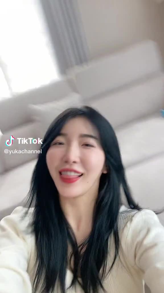 The first one I cant🤣🤣🤣🤣 #AI애니 #fyp #trend