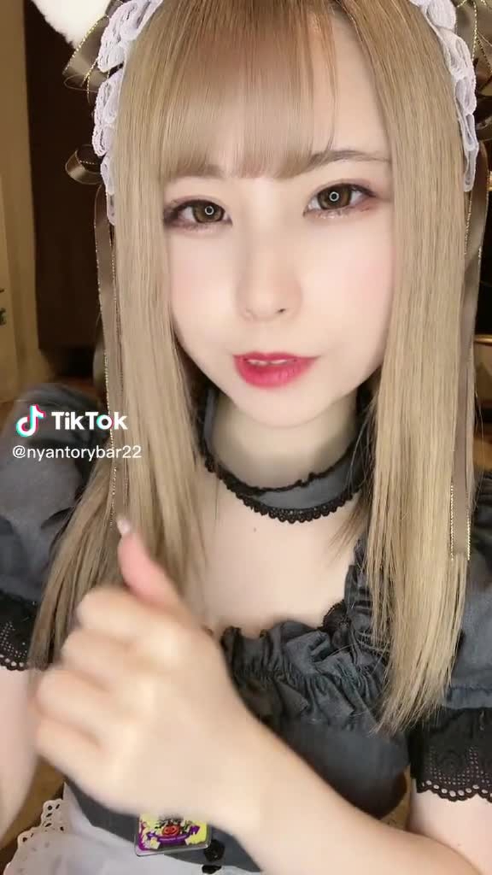 ストレートはレアなのだよ〜#るなぴ #にゃんトリーbar #コンカフェ #コスプレ