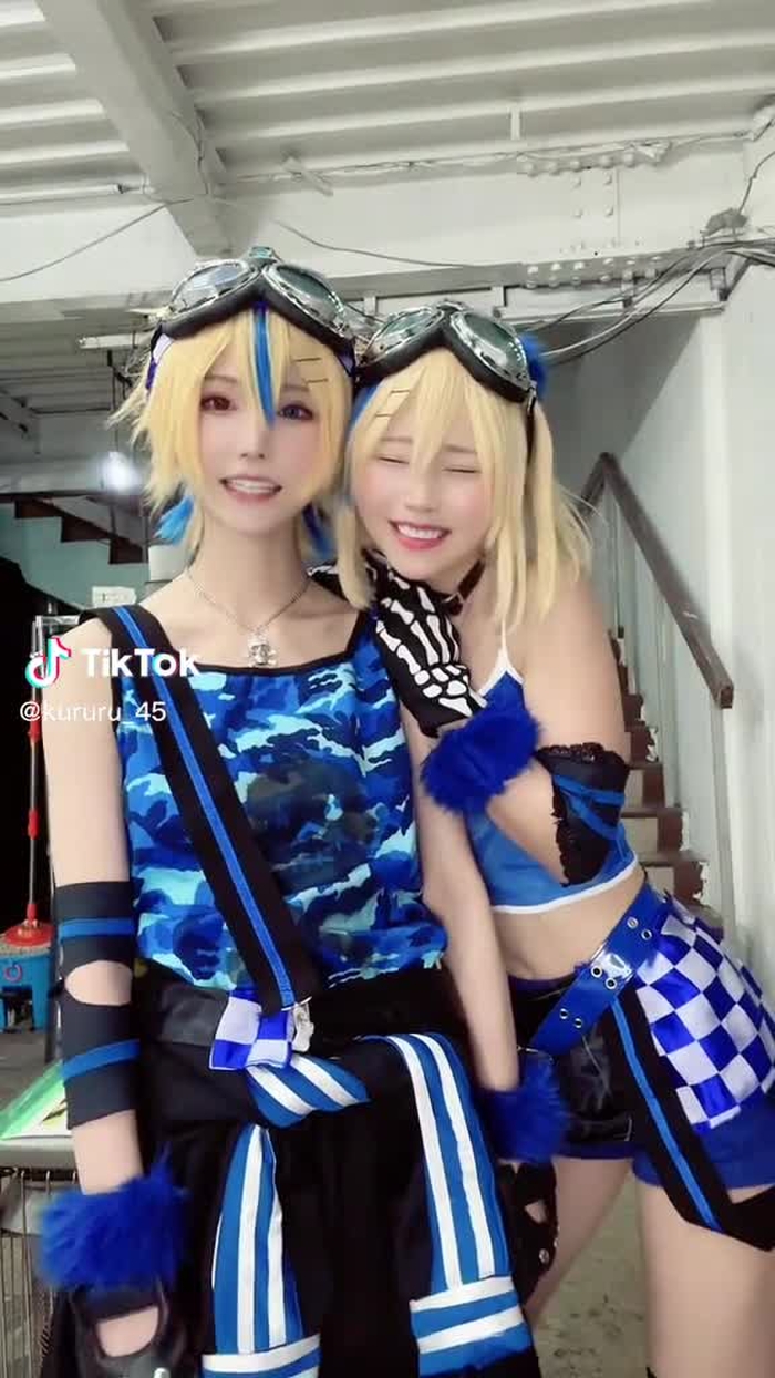 レンくんに愛を伝えたい #鏡音リン #鏡音レン #コスプレ #コスプレイヤー #自作衣装 #ボカロ #kagaminerin #kagami...