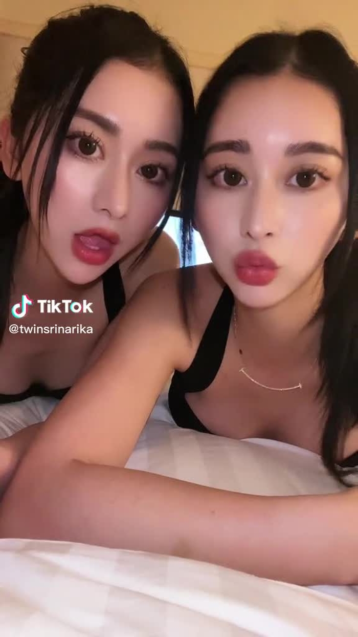 DJでマレーシア🇲🇾きたよ#双子 #twins #dj