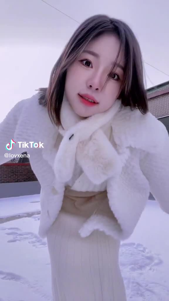This video is unavailable. Visit TikTok to discover more trending videos. 162