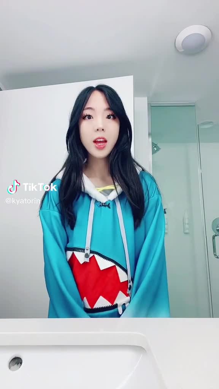 I forgot I recorded this 😶 anyways here is dancing gura 🥺💙 #gawrgur...