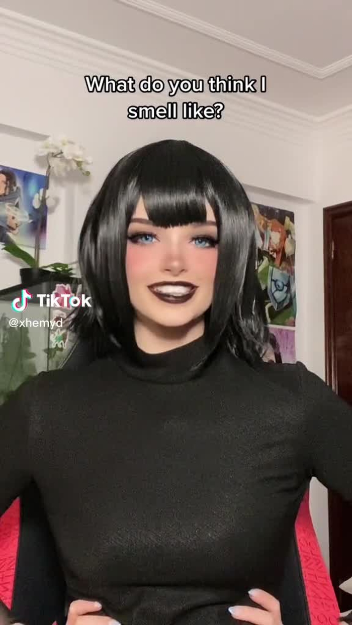Im curious and afraid 😂 #cosplaygirl #Cosplay #mavis #mavishoteltrans...