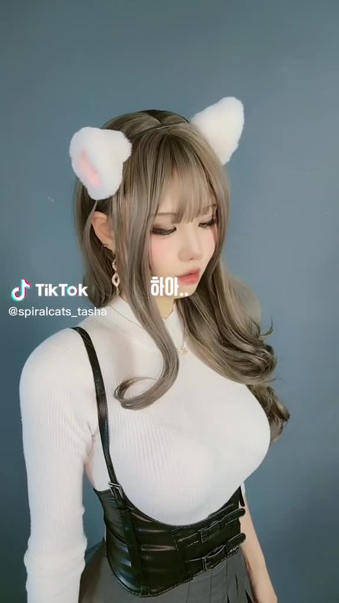 일하기 싫은 메이드
