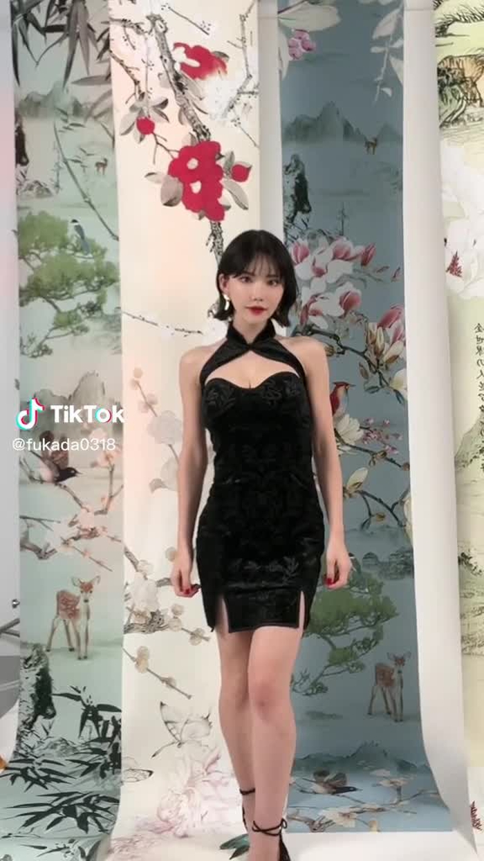 深田えいみ (@fukada0318) 's videos with Gentleman - Dance Hits 2015