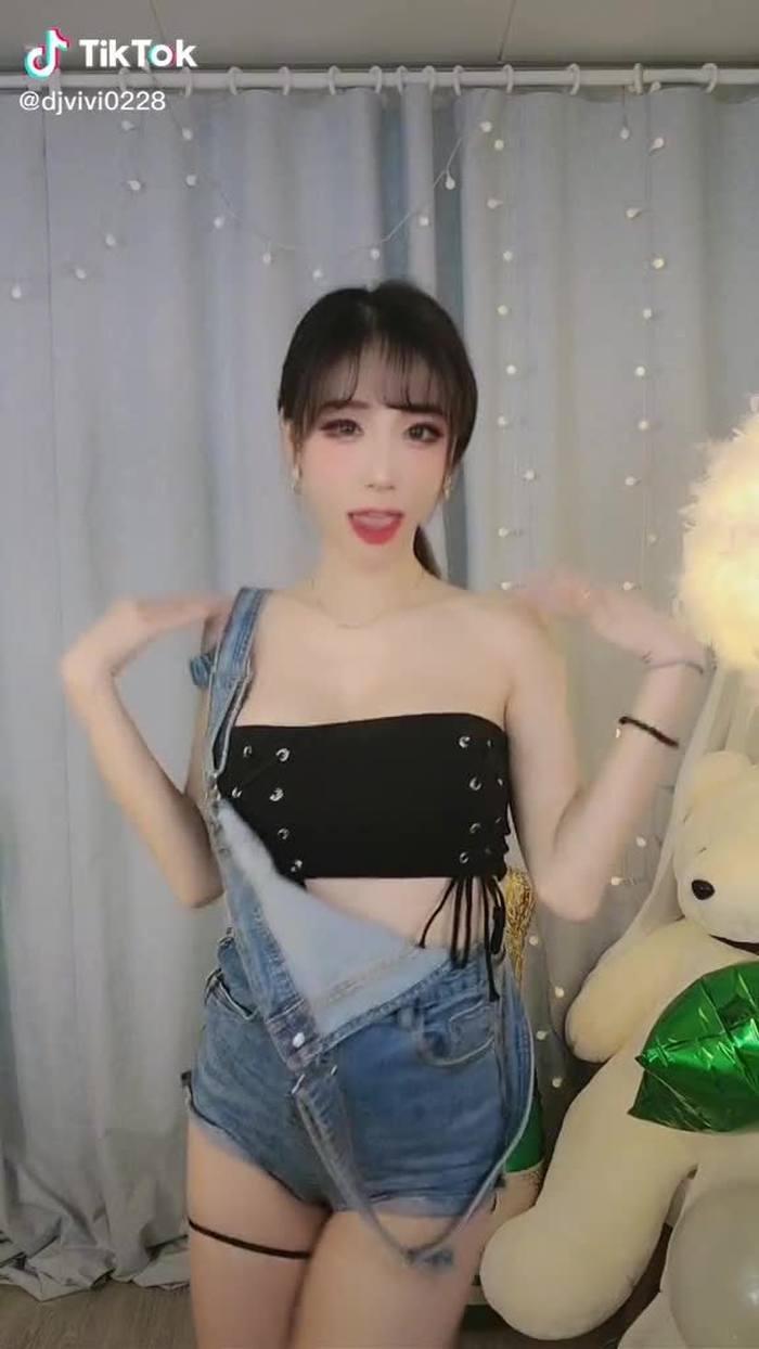 djvivi0228 10
