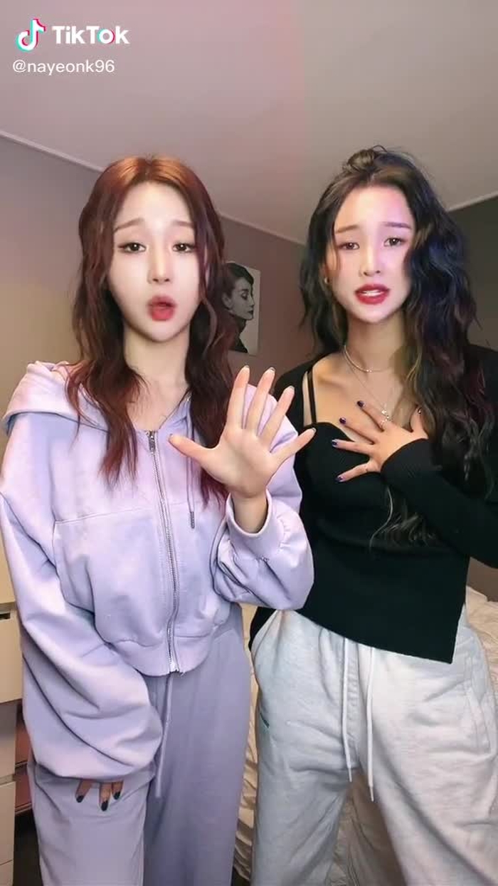 팔로우 해줘요 우리애깅😻 @tlatoqur @ggbaewl #병맛