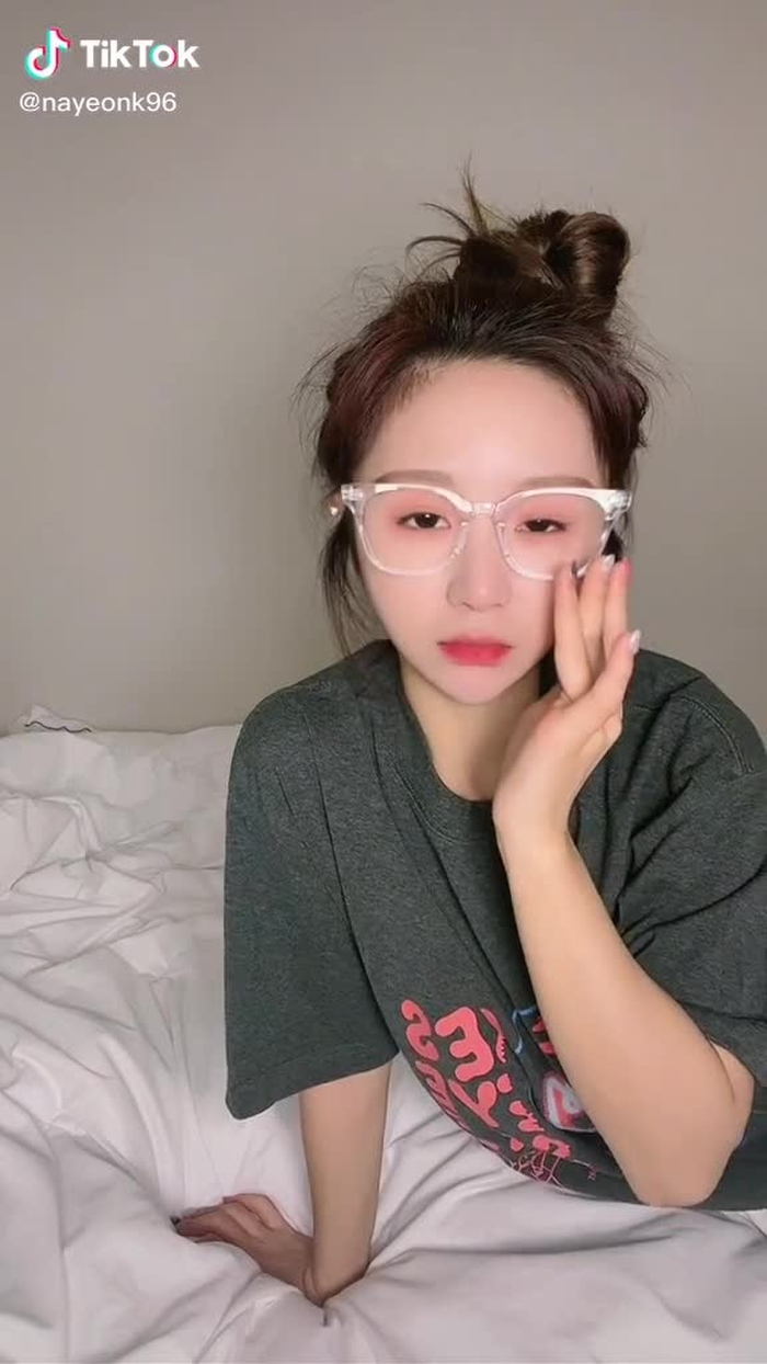 유행 따라잡기💋😎 #침대위부캐 #fyp 73