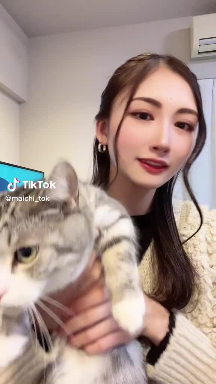 ぇ。。。#aiマンガ #うちの猫 #マンチカン