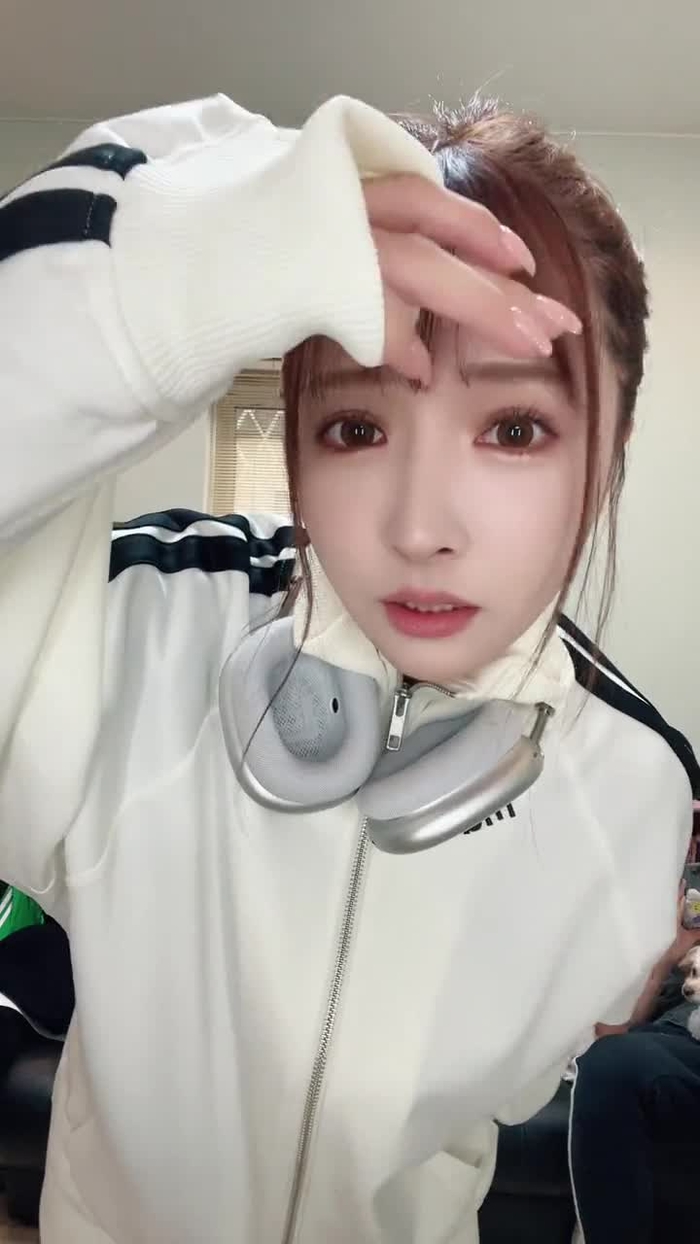 見られてて気まずい