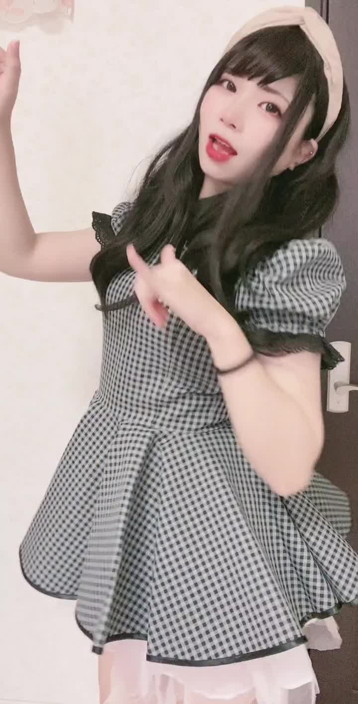 お誕生日🥹🎂🎈 おめでとうって言ってぇ🥹✨ #ミルクで乾杯 #ホワイトフィルターしか勝たん #誕生日 #楽しい #メイド服