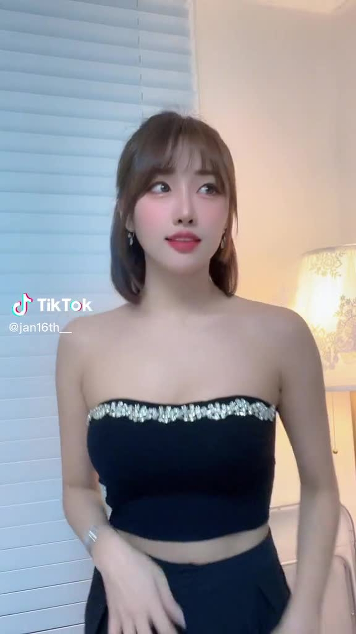 This video is unavailable. Visit TikTok to discover more trending videos. 173