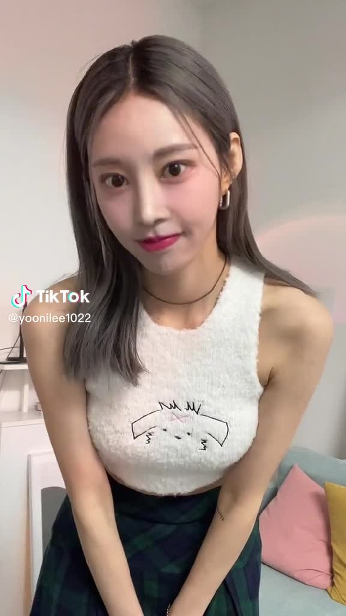 유니🌷 (@yoonilee1022) 's videos with Title - Meghan Trainor 1