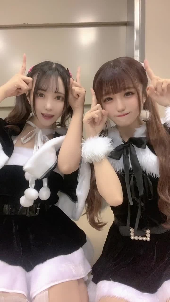 こんなに可愛いのにクリスマス予定ない2人です🤶誰か明日一緒に過ごそコメントしてー🌟#おすすめ#クリスマス#コスプレ#サンタコス