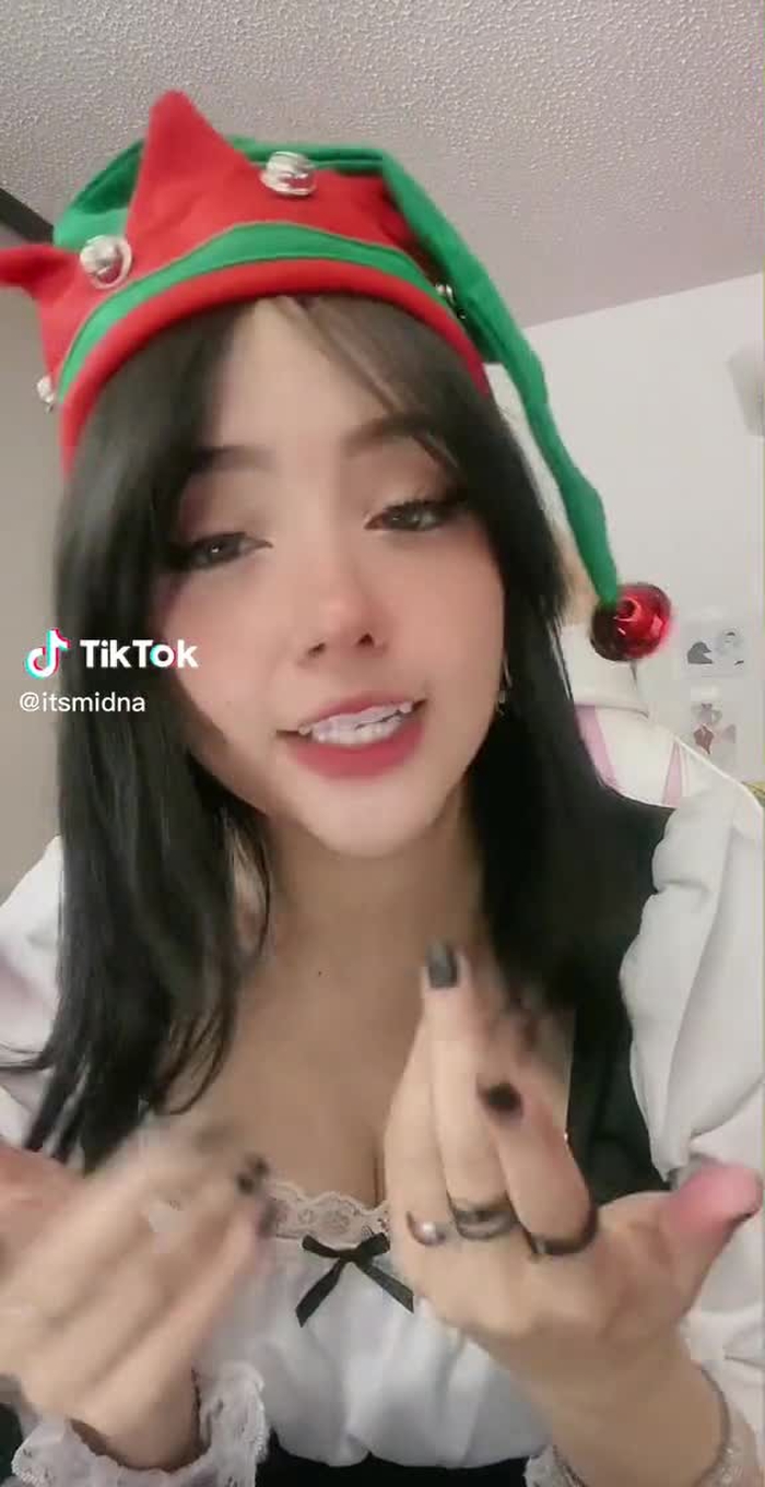 Ya me siguen en Twïtch: itsmidnaa 🌸 #fyp #streamer