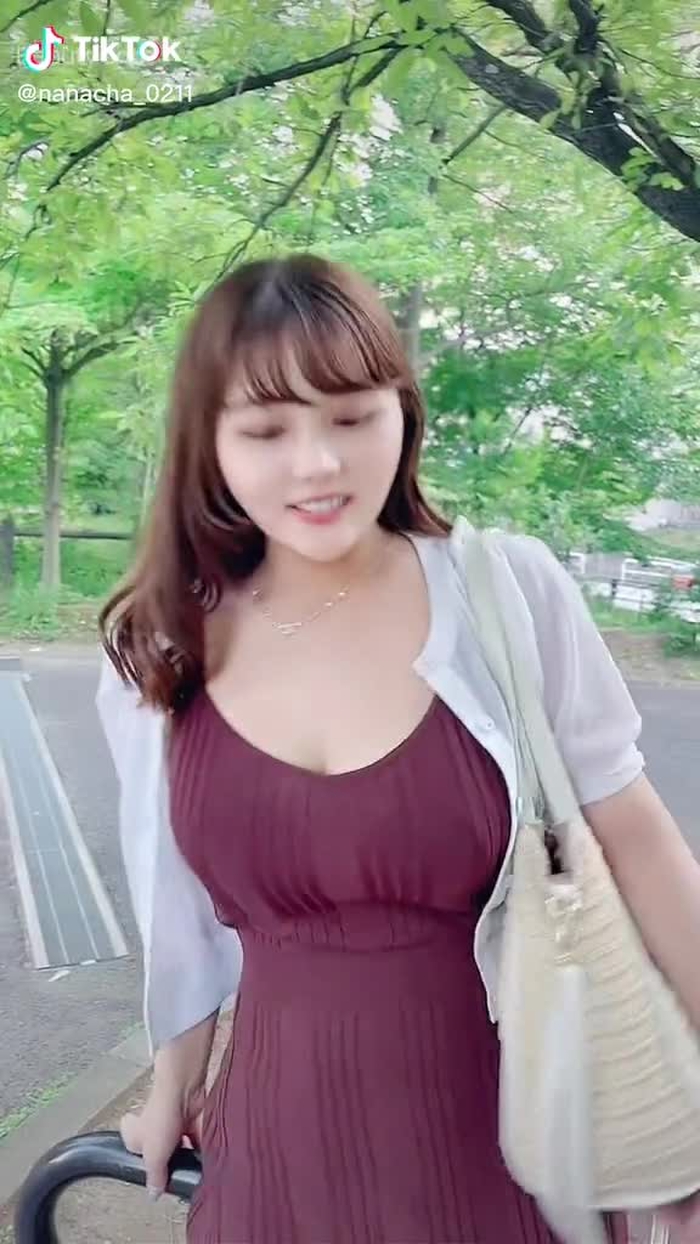 落ちる〜😂手貸してー？笑Can you give me a hand?✨