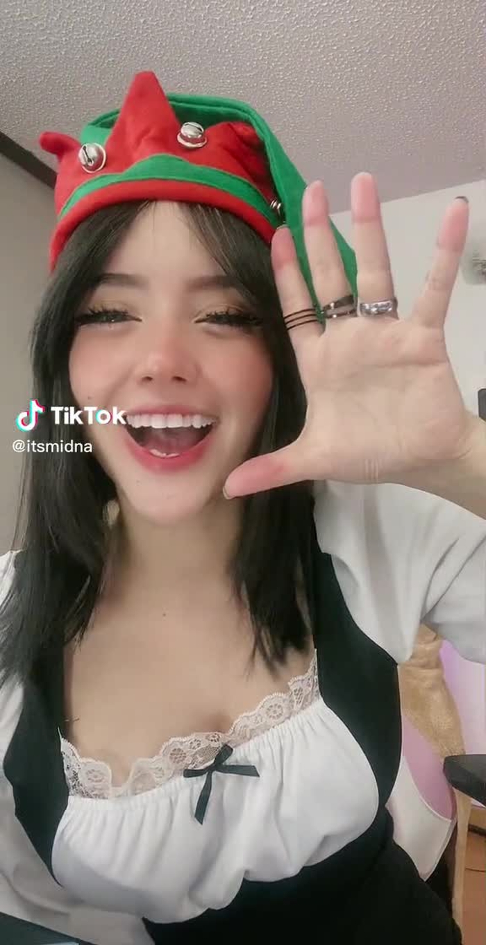 La ultima con el gorro de duende JEJEJEJJ #fyp #streamer #foryou