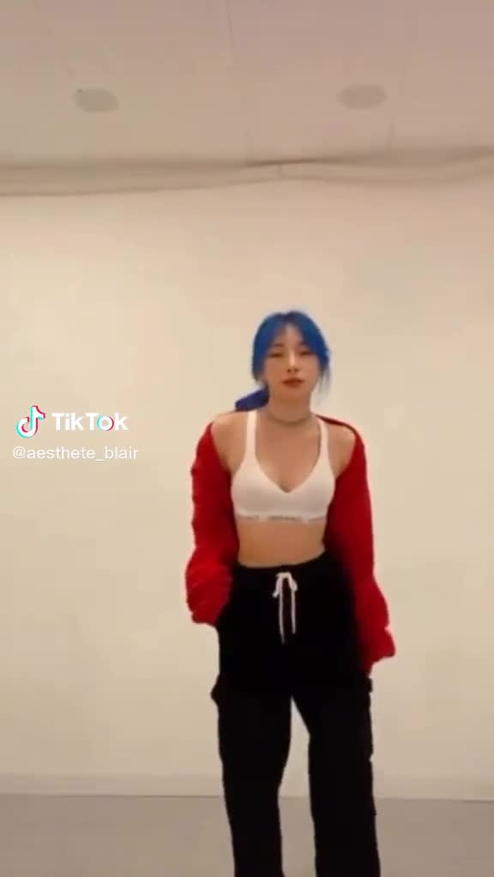 Addlyn (@aesthete_blair) 's videos with Spin Back X Collide Mashup - Kuya Magik