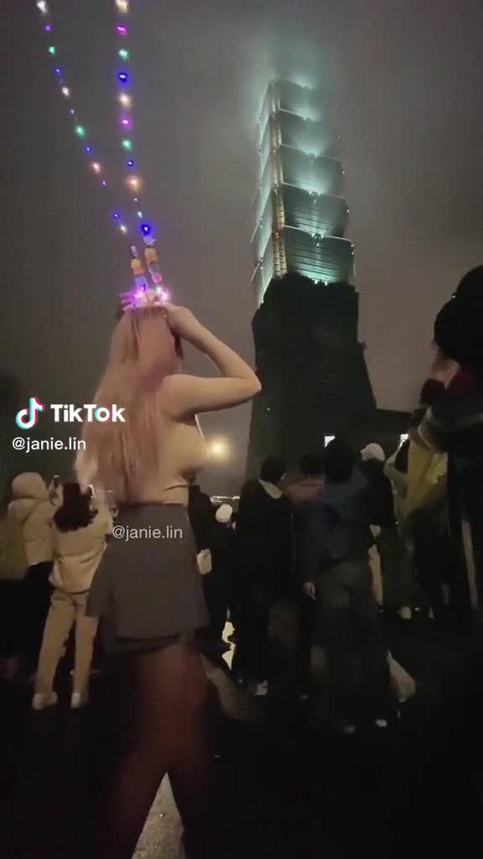 Taipei101🎆 Happy new year🎉💛 新年快樂啊大家🥰 #happynewyear #taipei #travel...