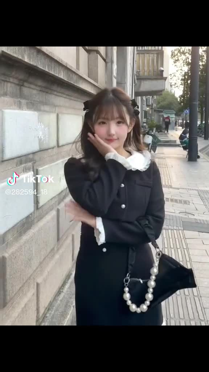 好烦 突然发现可爱根本没用 风吹过来还是会冷