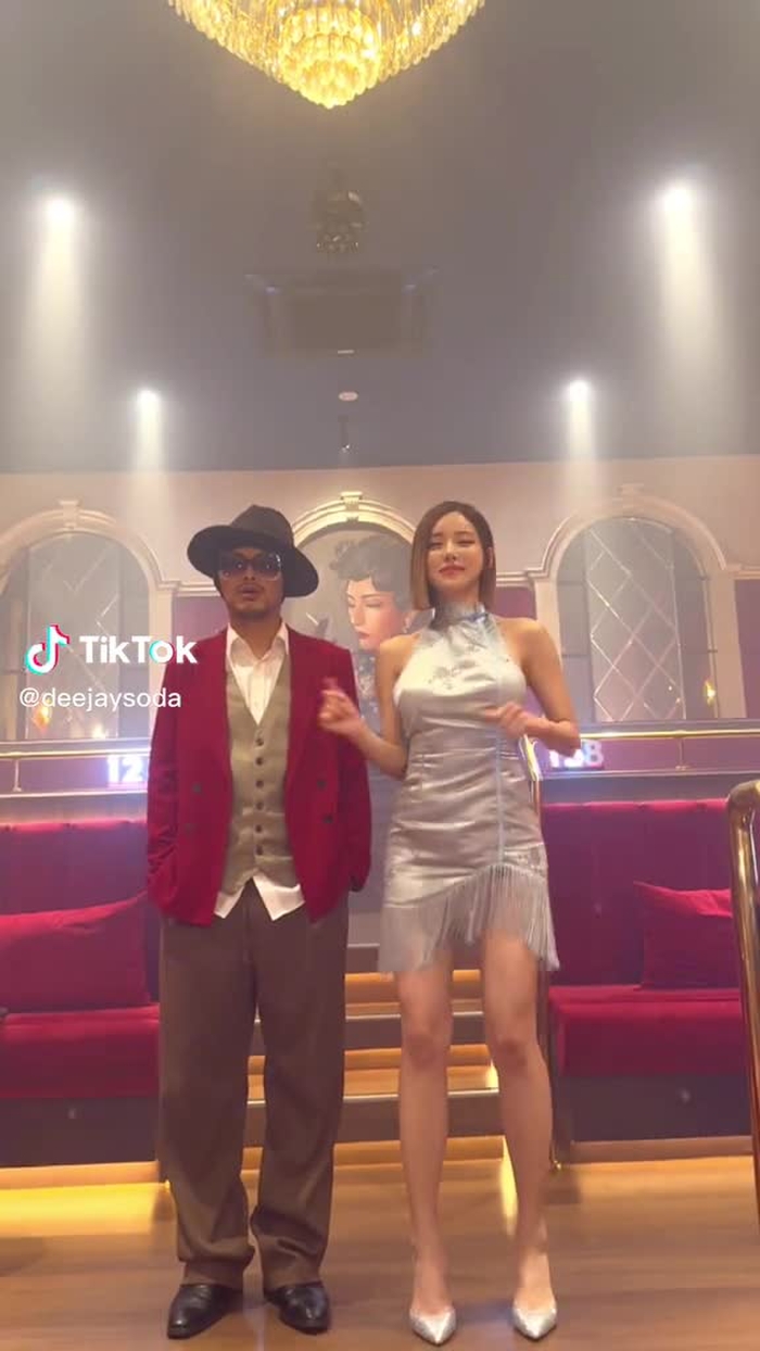 @Namewee黃明志 나 토끼춤 잘춰?🐰🐰💕💕 #ILoveYouTu #CNYBazaar2023 #MusicOnTrend...