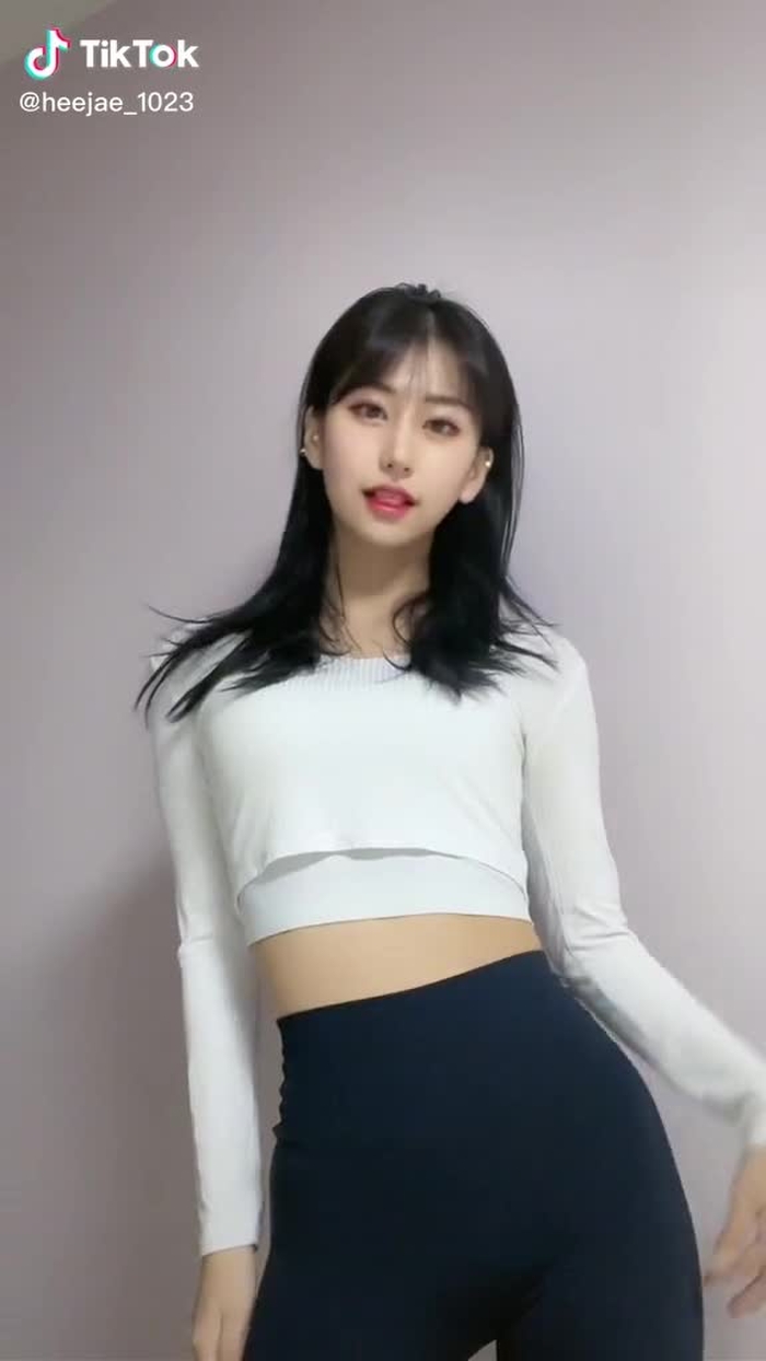이거 노래 어디갔나요..? 이안무애 맞는 노래 아시는분 ,,, #런칭 #아몹 #AMOB#레깅스 #이연화레깅스 #완성형 에슬레... 2