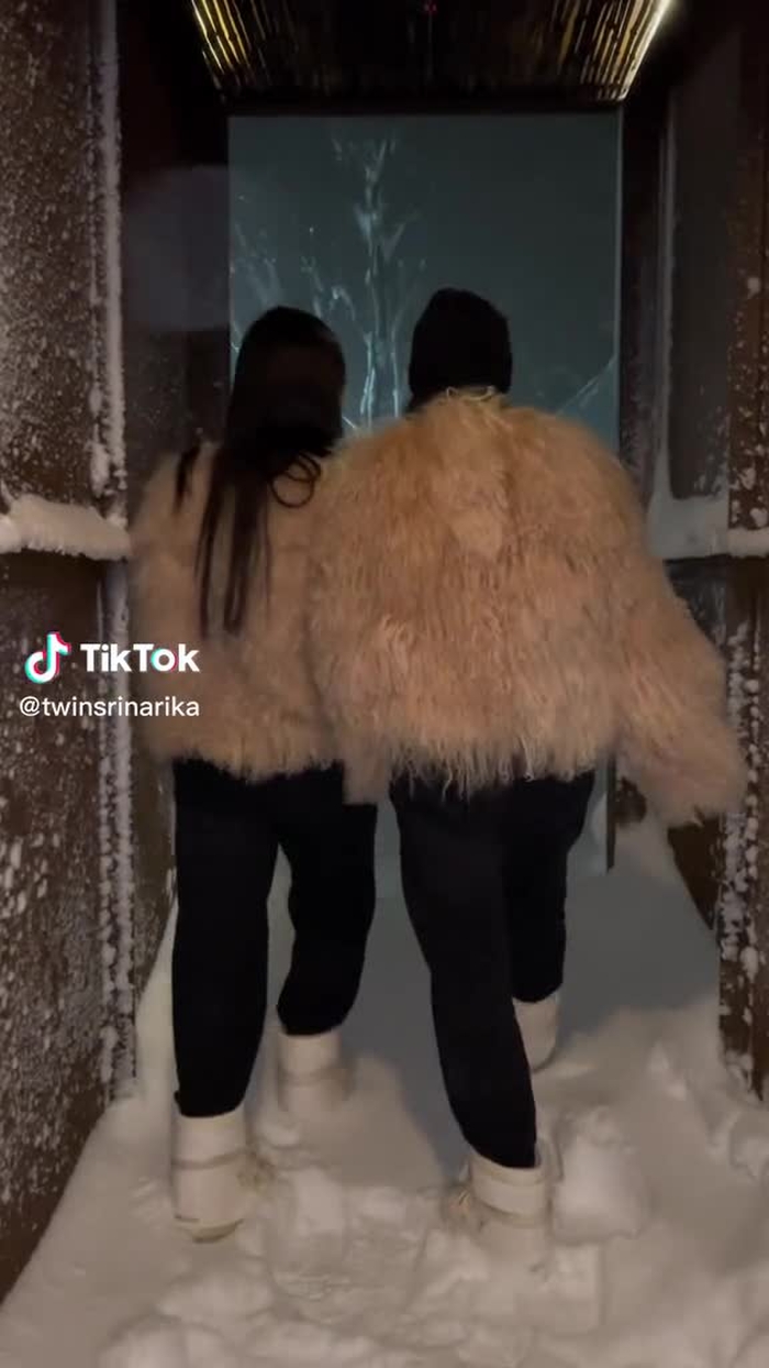 一面雪で綺麗だったな⛄️#双子 #twins #北海道 #ニセコ #niseko #雪 #snow