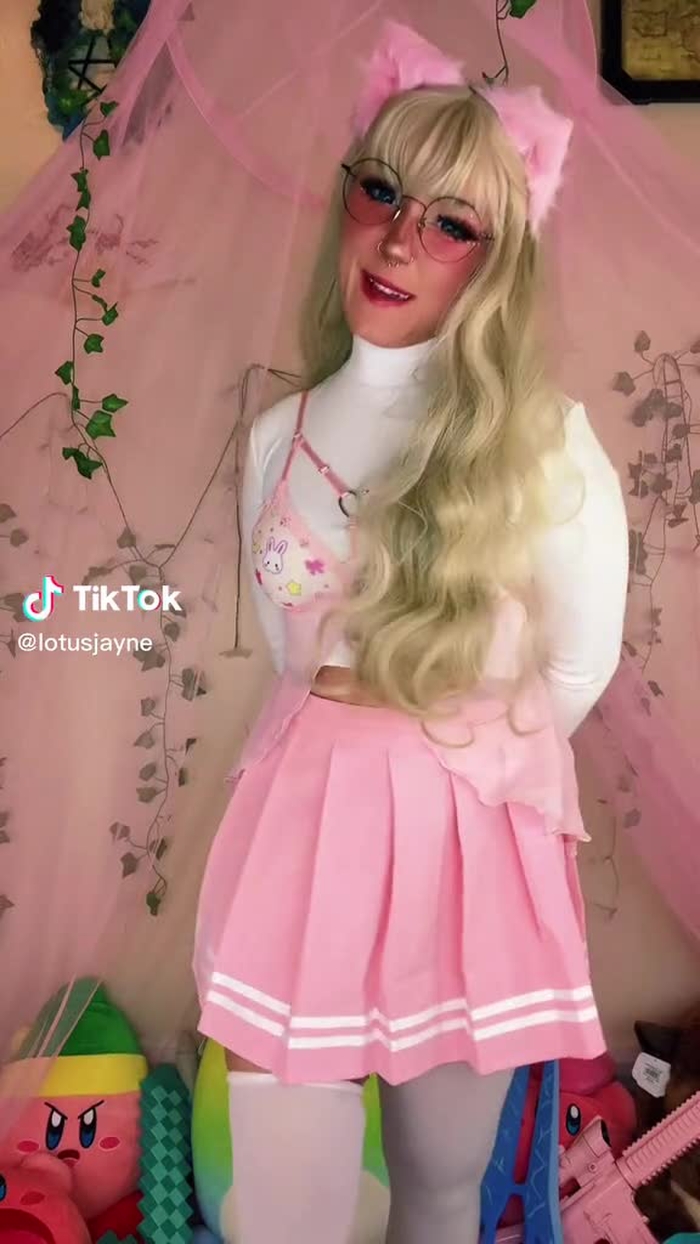 ig- lotus.jayne (check da b!0 l!nk) 💖 #theythem #nonbinary #foryou #c...