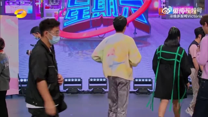 Simply Zhou Ye 周也 SimplyZhouYezi