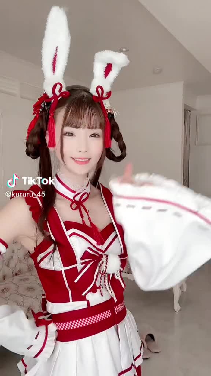 うさぎ巫女がうろ覚えの「神のまにまに」を踊ったよ！最後惜しかったww #コスプレ #cosplay