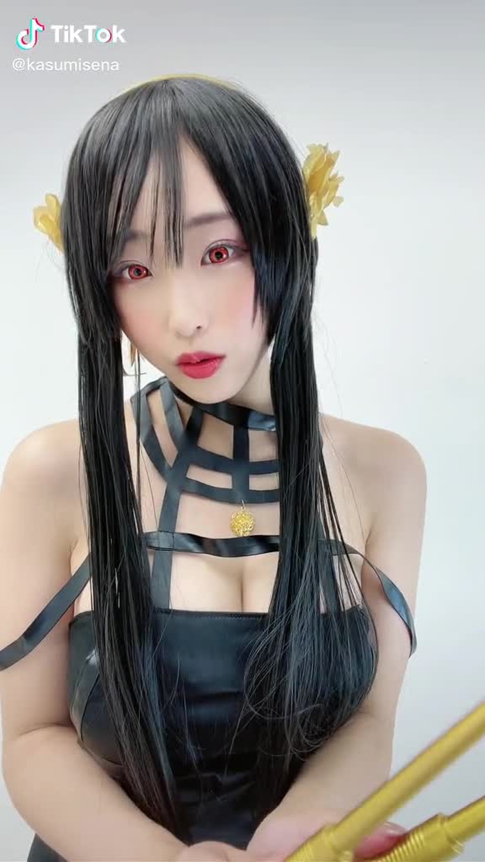ヨルを知ると世界が平和にっ！#スパイファミリー #コスプレ #fyp